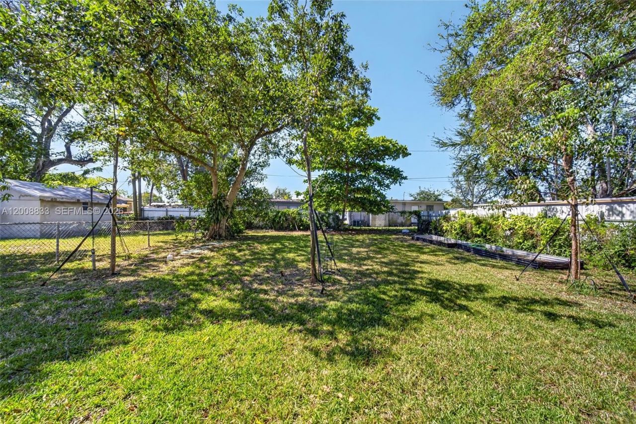 1864 NW 84th St , Miami, FL 33147 Photo