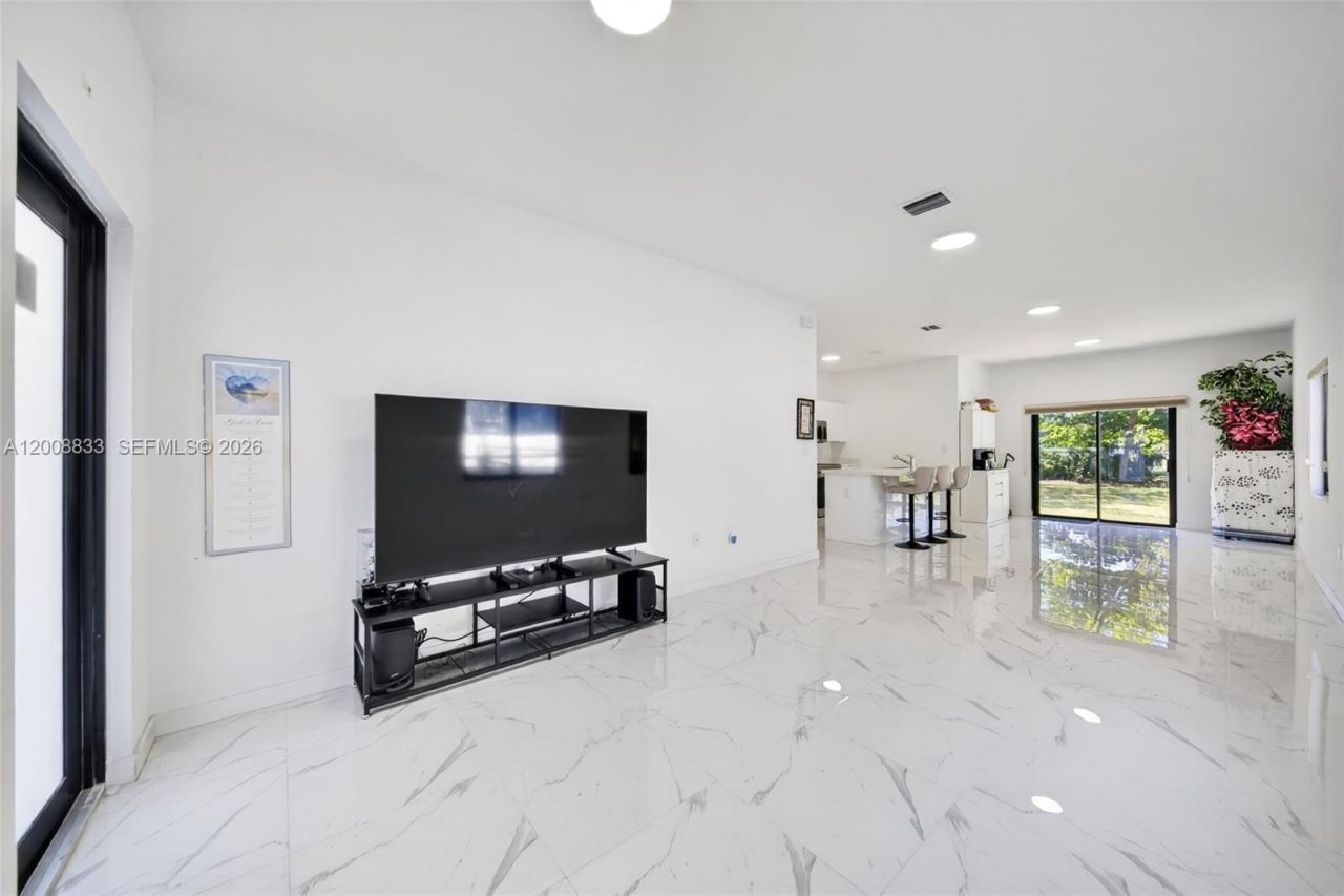 1864 NW 84th St , Miami, FL 33147 Photo