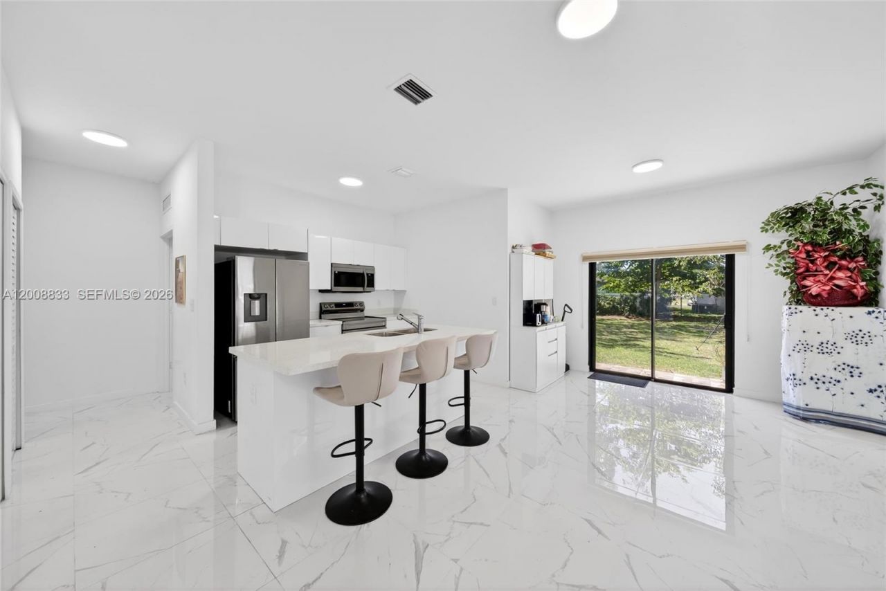1864 NW 84th St , Miami, FL 33147 Photo