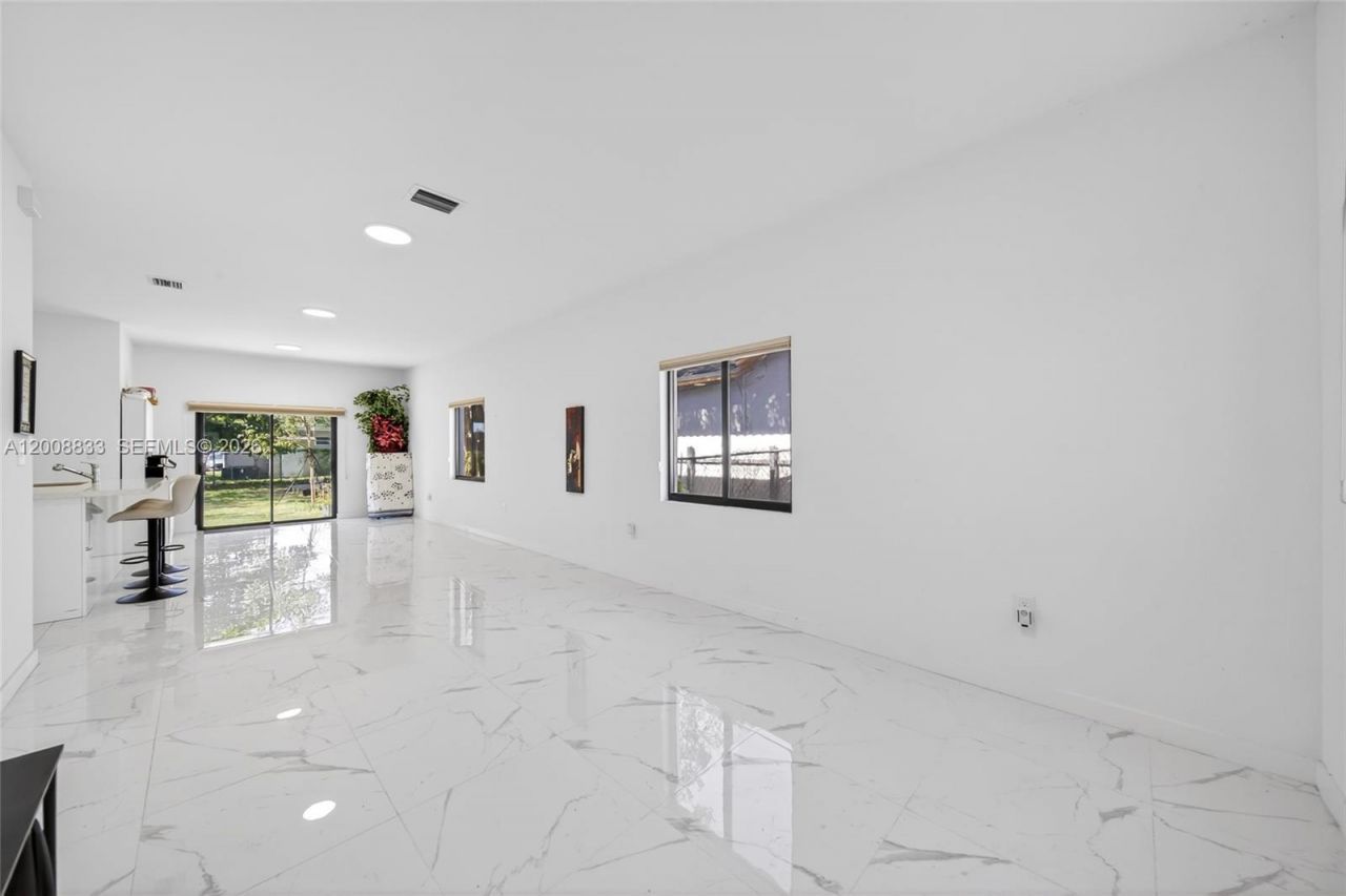 1864 NW 84th St , Miami, FL 33147 Photo