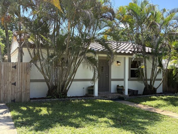 820 SW 18th Court, Fort Lauderdale, FL 33315
