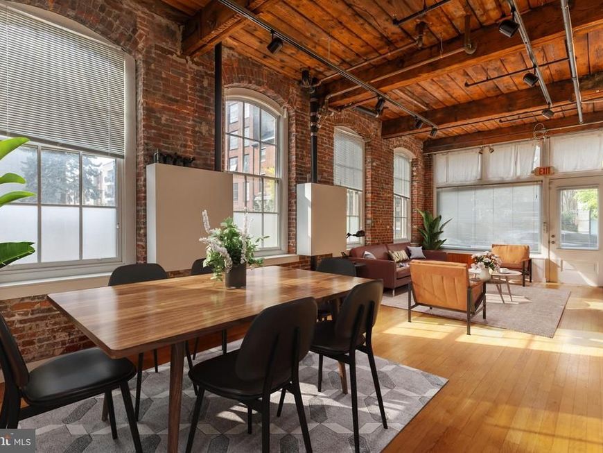 320 00 Race Street, Unit 1, Philadelphia, PA 19106 Main Photo