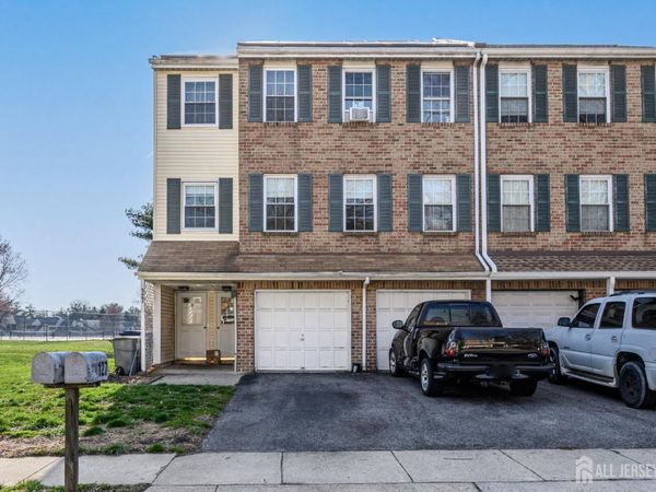 127 Chaucer Road, Mount Laurel, NJ 08054
