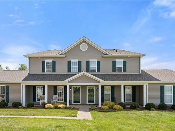 164 Pinewood Lane, Unit 102, Bermuda Run, NC 27006