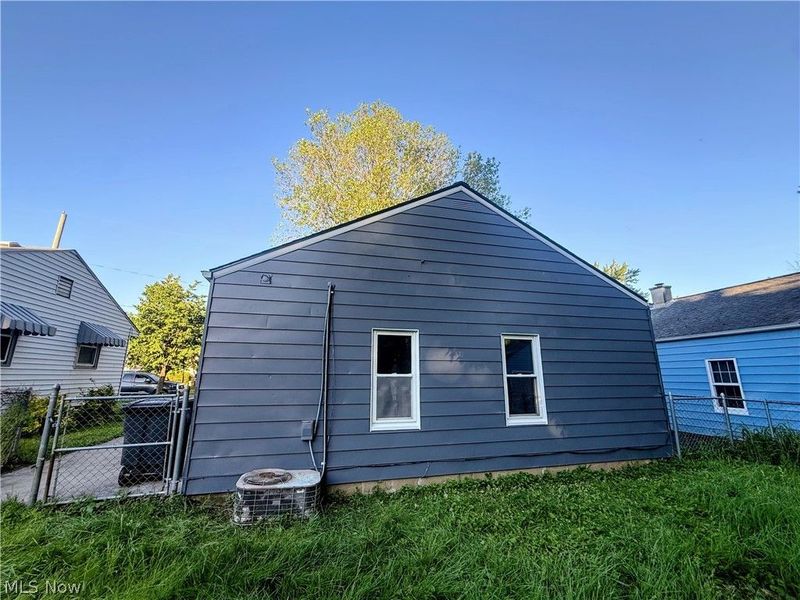1054 Merton Avenue, Akron, OH 44306 Photo 4