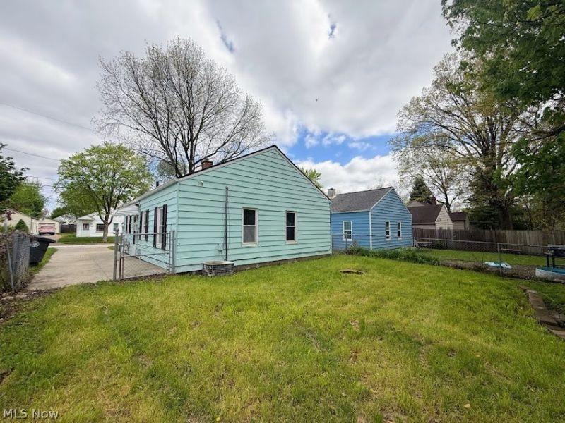 1054 Merton Avenue, Akron, OH 44306 Photo 8