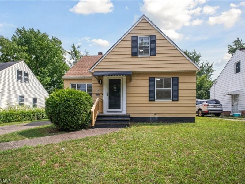 5359 West Boulevard, Maple Heights, OH 44137 Photo 1