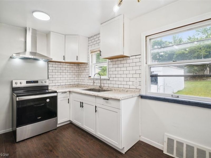 5359 West Boulevard, Maple Heights, OH 44137 Photo 5