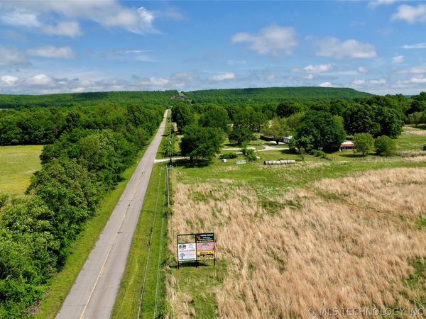 4 Texanna Road , Checotah, OK 74432