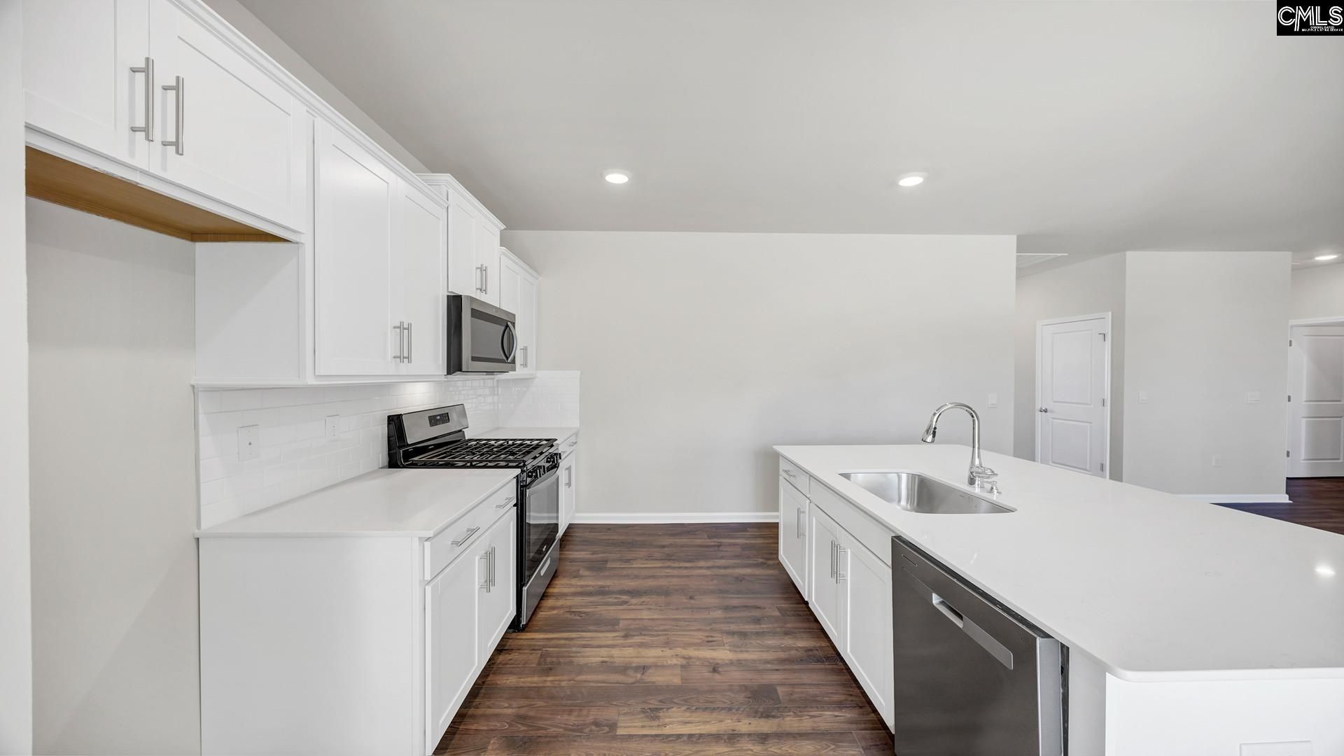 419 Leathertree Lane  Photo 7