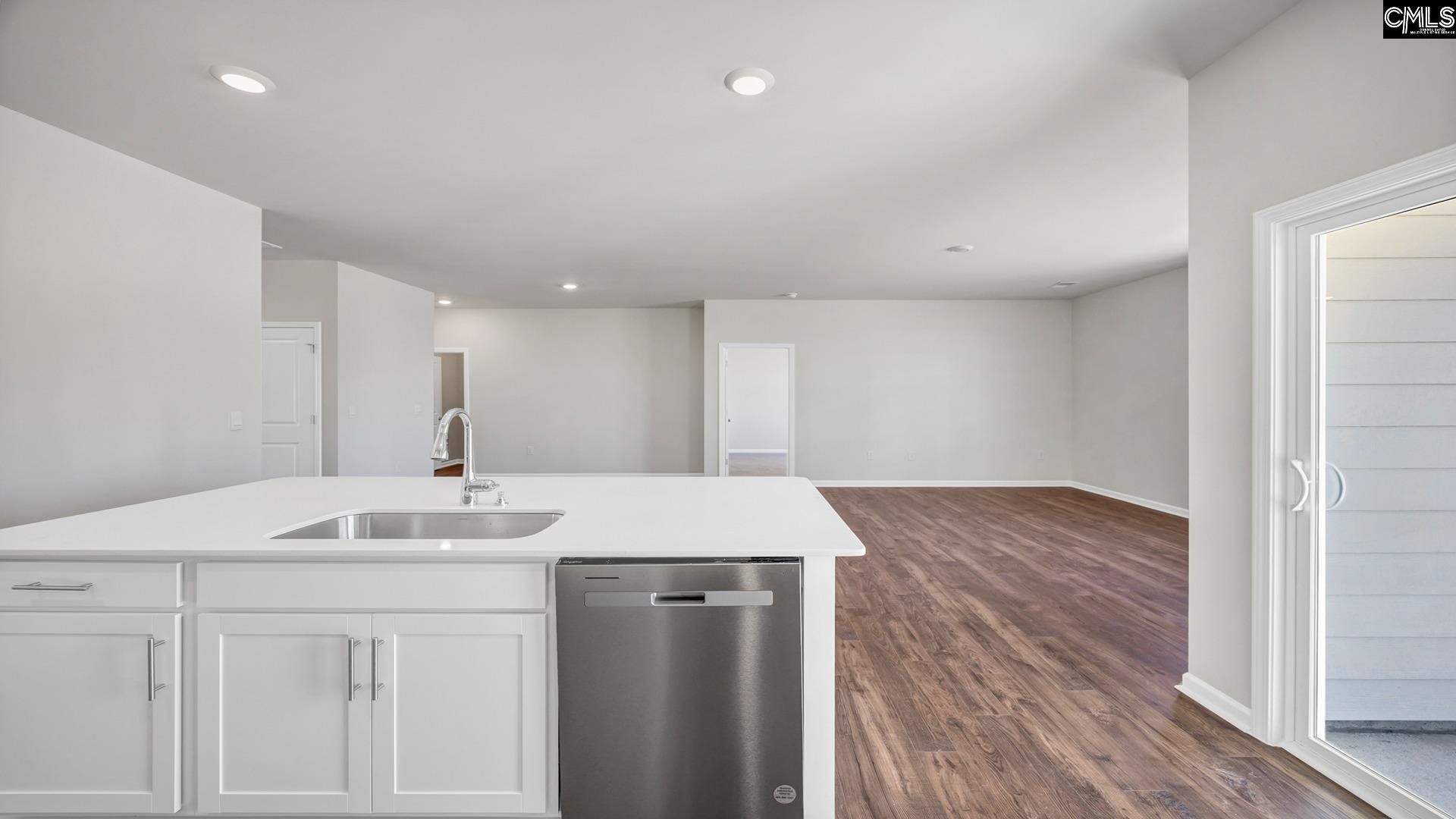 419 Leathertree Lane  Photo 8