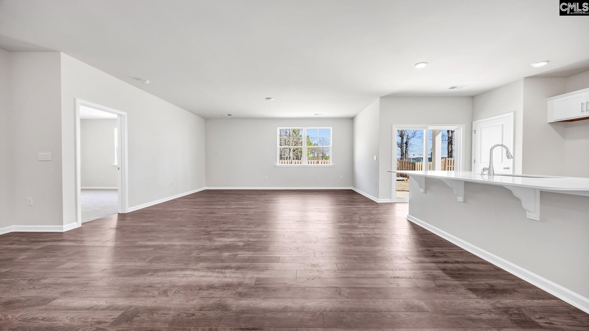 419 Leathertree Lane  Photo 9