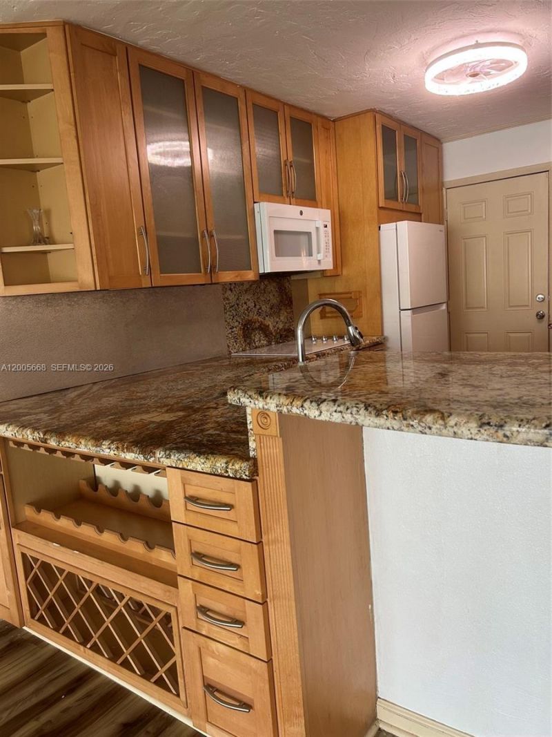 18901 NE 14th Ave, Unit 101, Miami, FL 33179 Photo