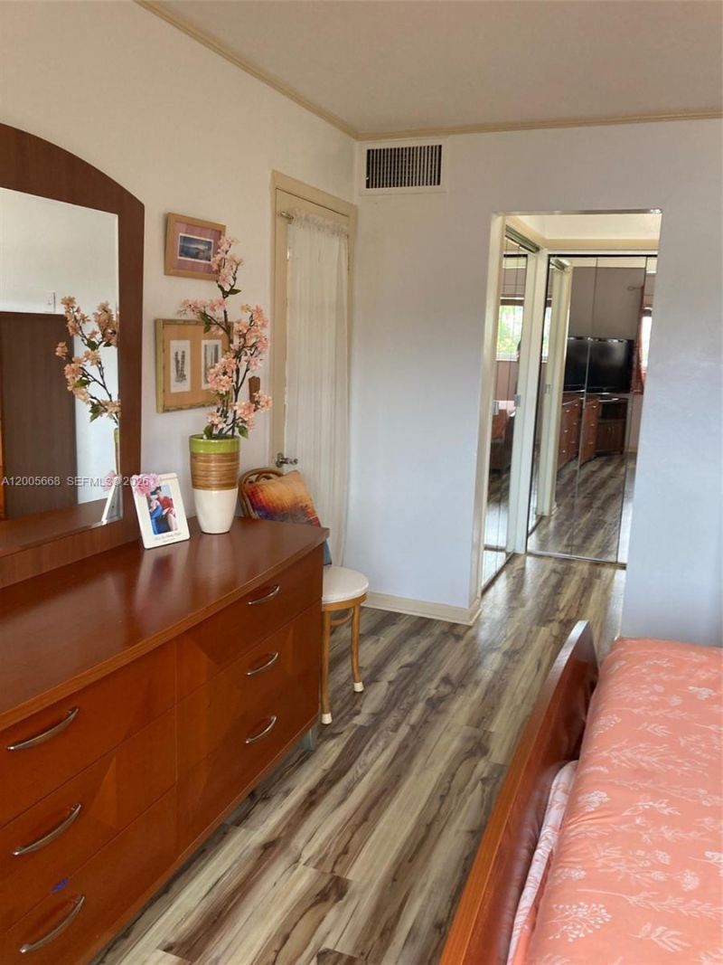 18901 NE 14th Ave, Unit 101, Miami, FL 33179 Photo