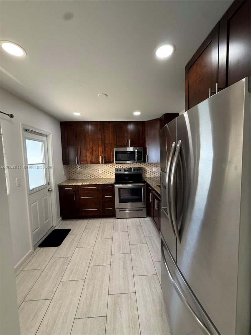 609 NE 14th Ave, Unit 108, Hallandale Beach, FL 33009 Photo