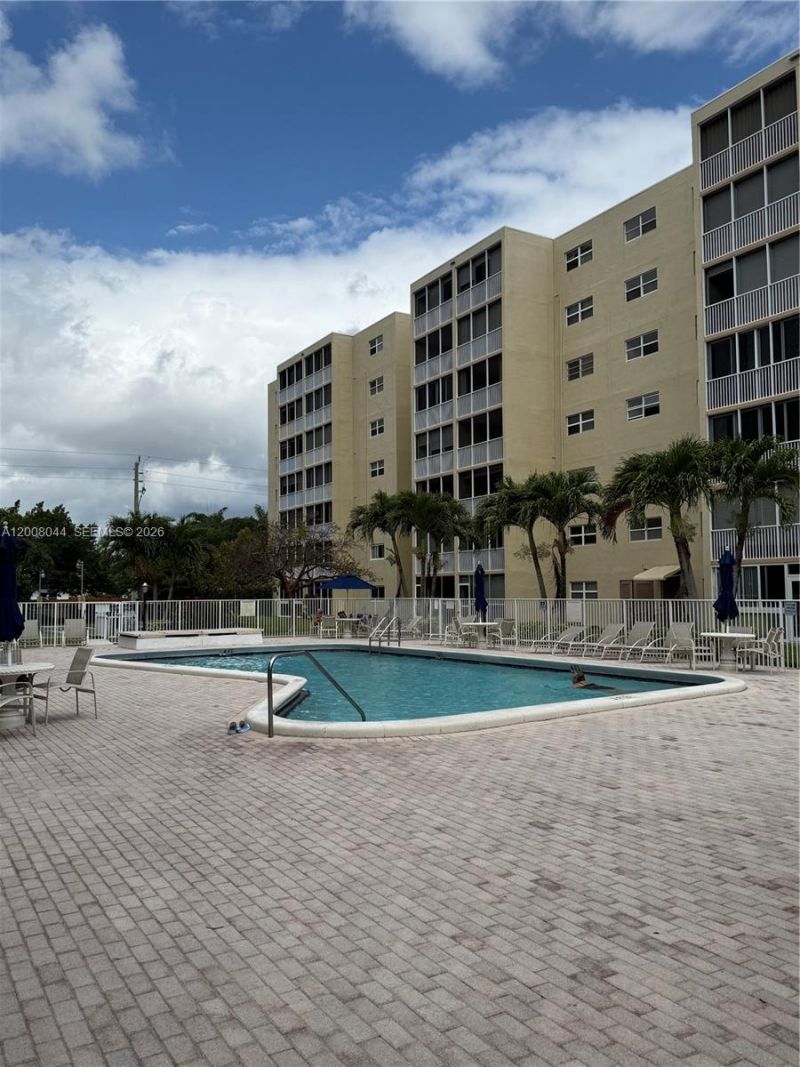 609 NE 14th Ave, Unit 108, Hallandale Beach, FL 33009 Photo
