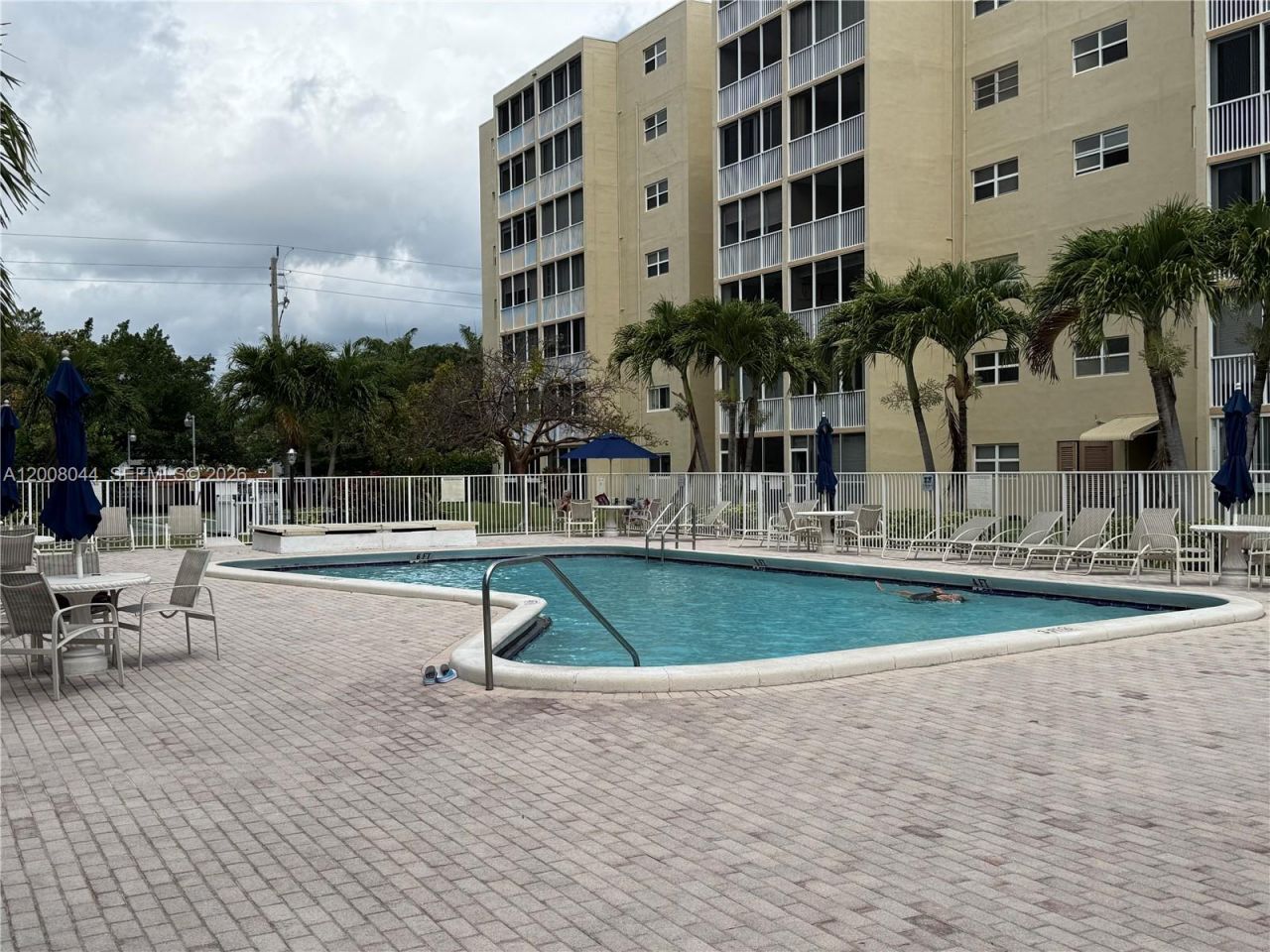 609 NE 14th Ave, Unit 108, Hallandale Beach, FL 33009 Photo