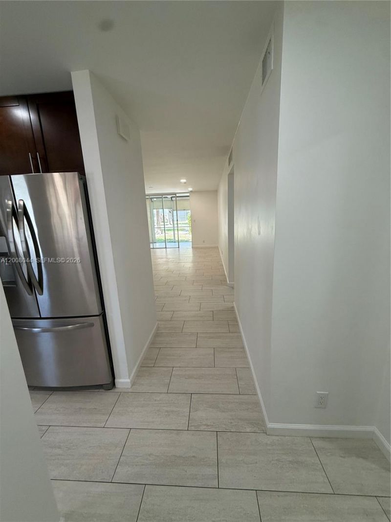 609 NE 14th Ave, Unit 108, Hallandale Beach, FL 33009 Photo