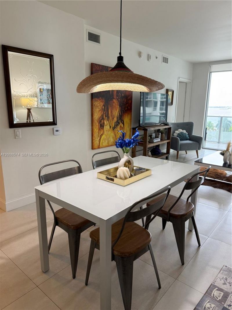 1300 Brickell Bay Dr, Unit 807, Miami, FL 33131 Photo