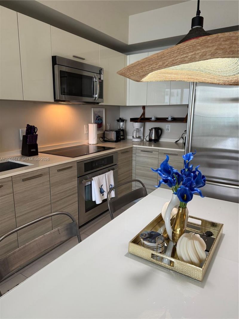 1300 Brickell Bay Dr, Unit 807, Miami, FL 33131 Photo