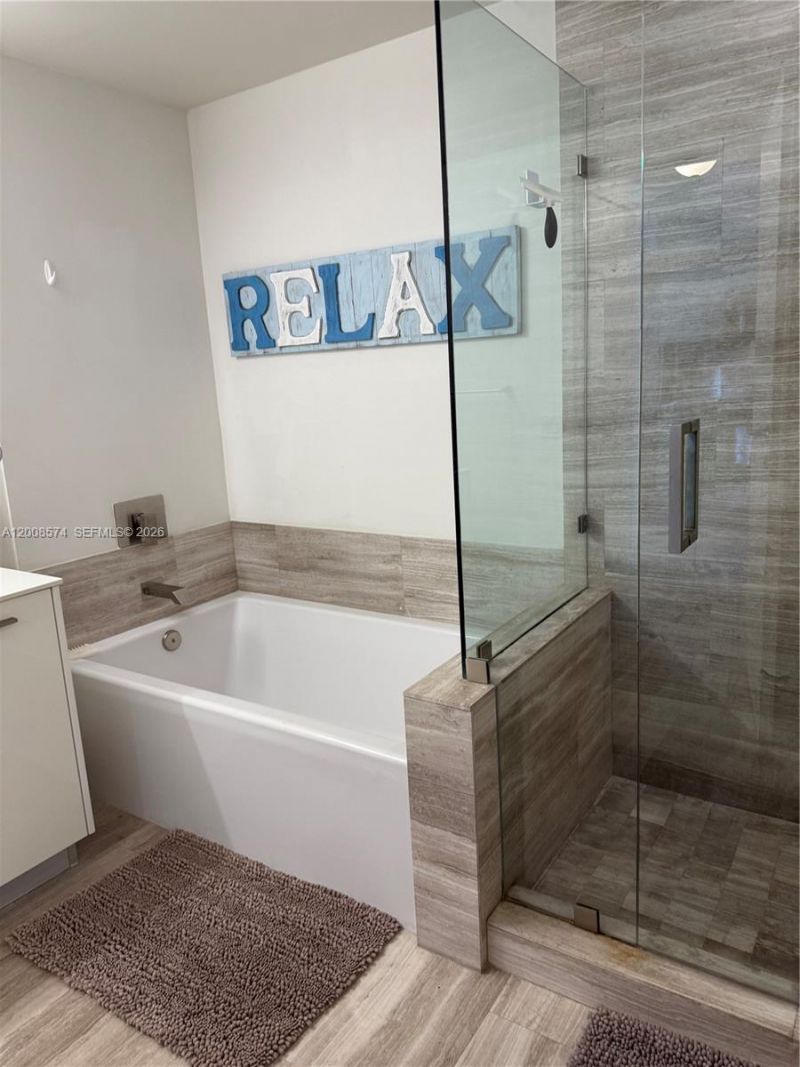 1300 Brickell Bay Dr, Unit 807, Miami, FL 33131 Photo