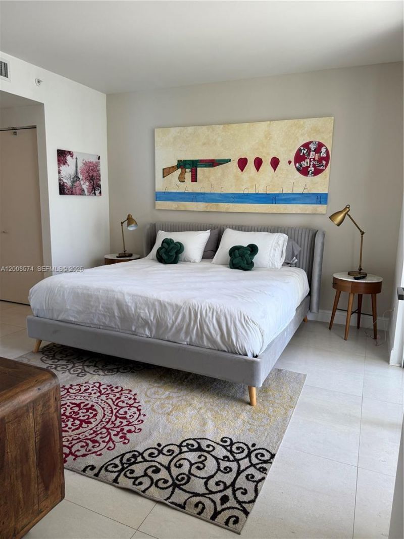 1300 Brickell Bay Dr, Unit 807, Miami, FL 33131 Photo