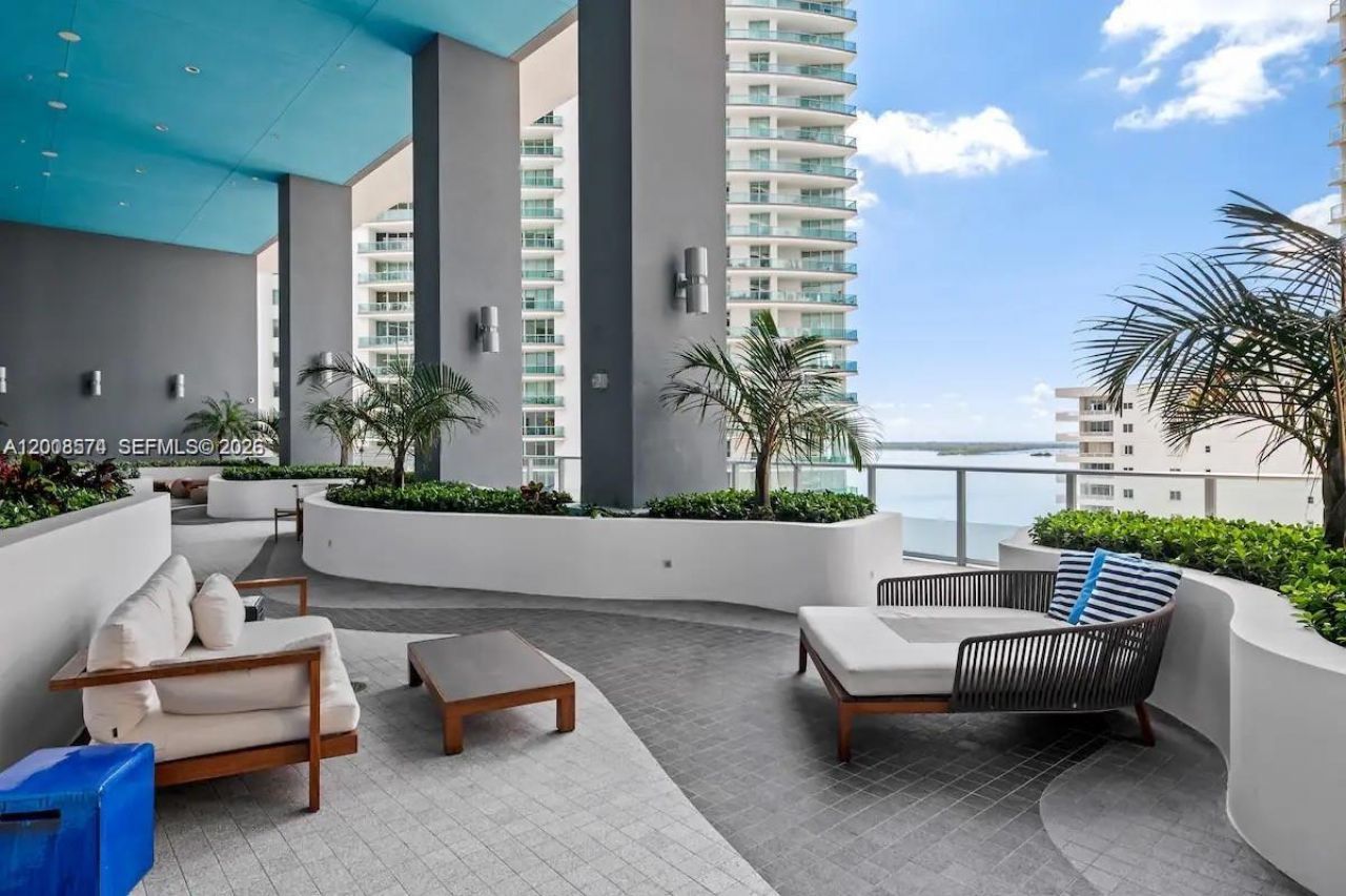 1300 Brickell Bay Dr, Unit 807, Miami, FL 33131 Photo