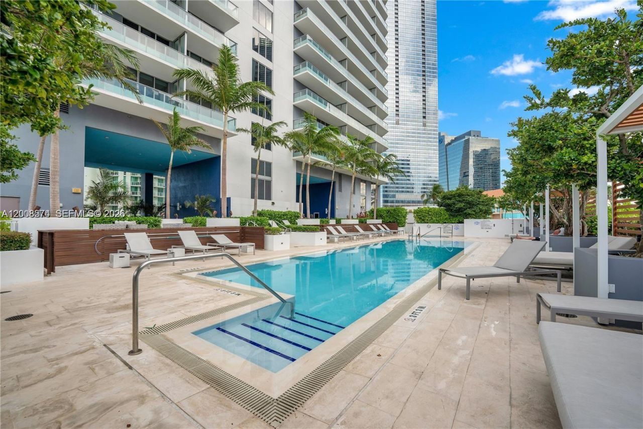 1300 Brickell Bay Dr, Unit 807, Miami, FL 33131 Photo