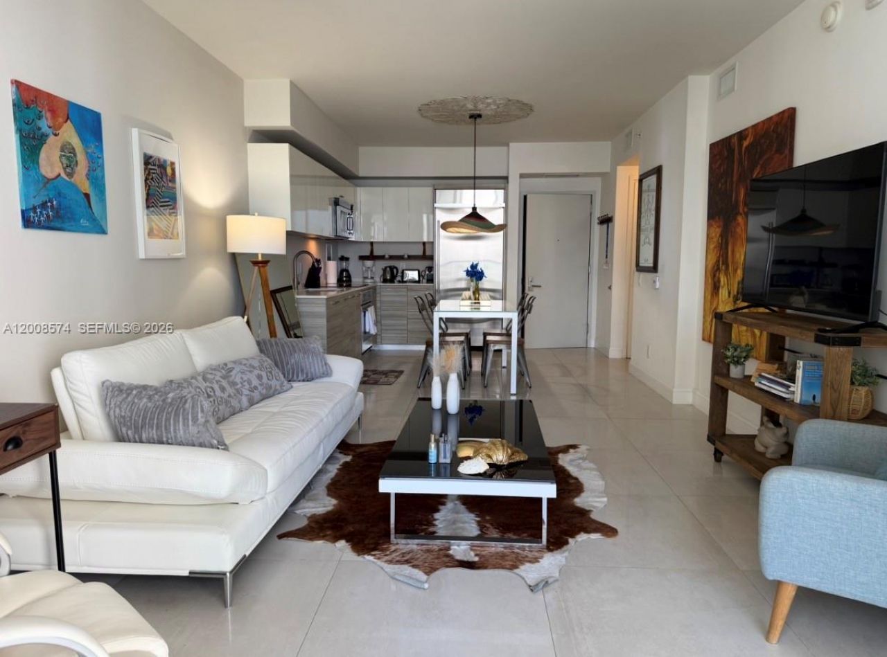 1300 Brickell Bay Dr, Unit 807, Miami, FL 33131 Photo