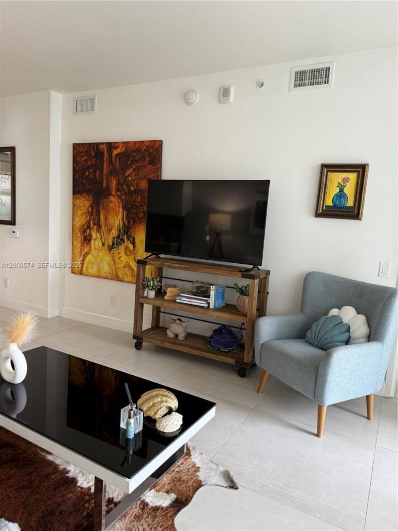 1300 Brickell Bay Dr, Unit 807, Miami, FL 33131 Photo