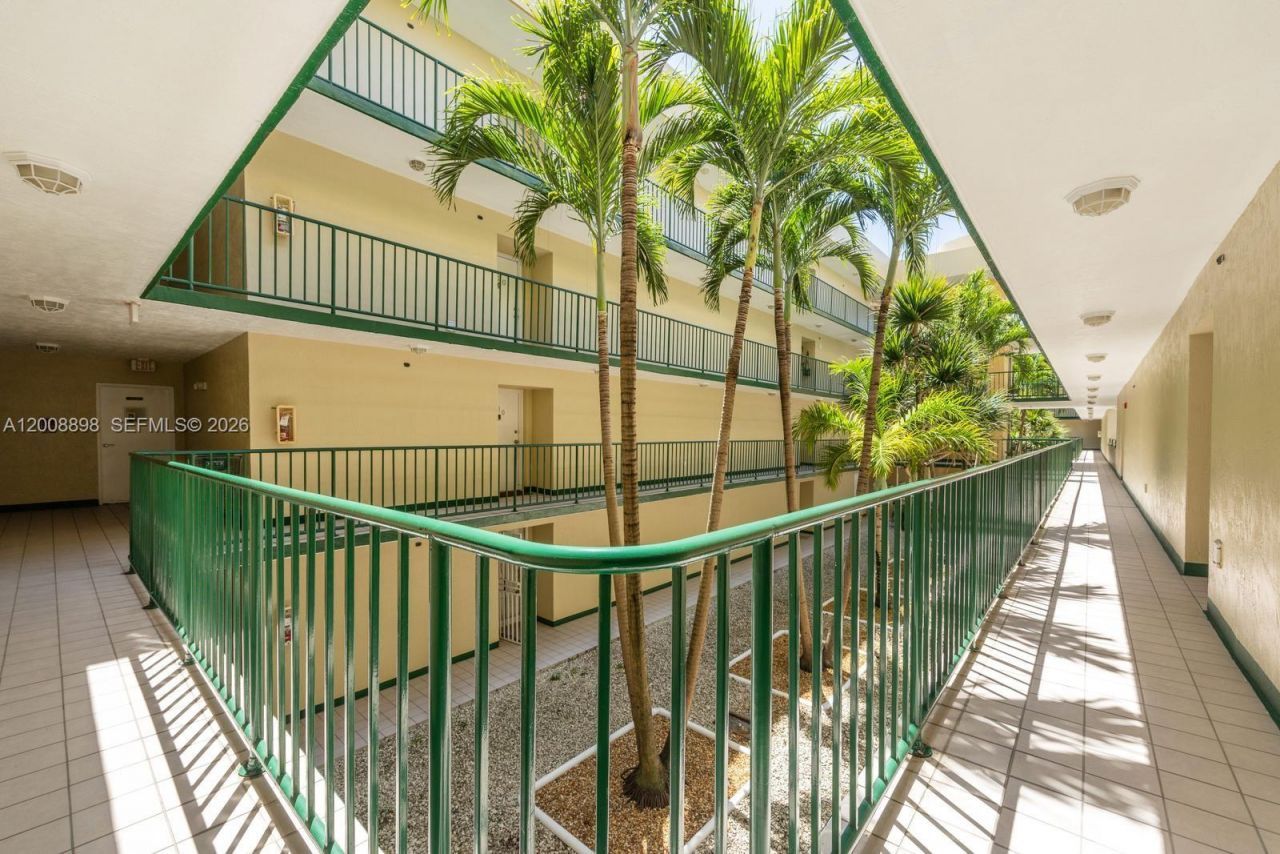 8320 NW 8th St, Unit 2-213, Miami, FL 33126 Photo
