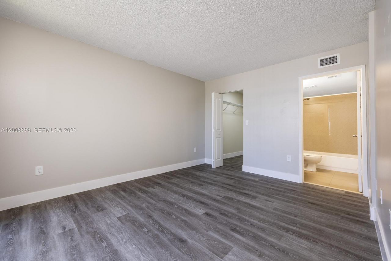 8320 NW 8th St, Unit 2-213, Miami, FL 33126 Photo