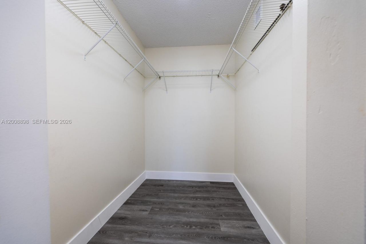 8320 NW 8th St, Unit 2-213, Miami, FL 33126 Photo