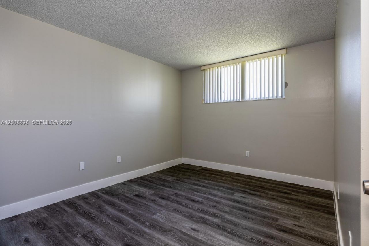8320 NW 8th St, Unit 2-213, Miami, FL 33126 Photo