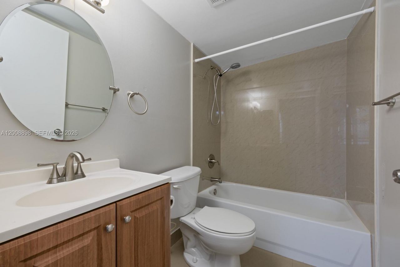 8320 NW 8th St, Unit 2-213, Miami, FL 33126 Photo