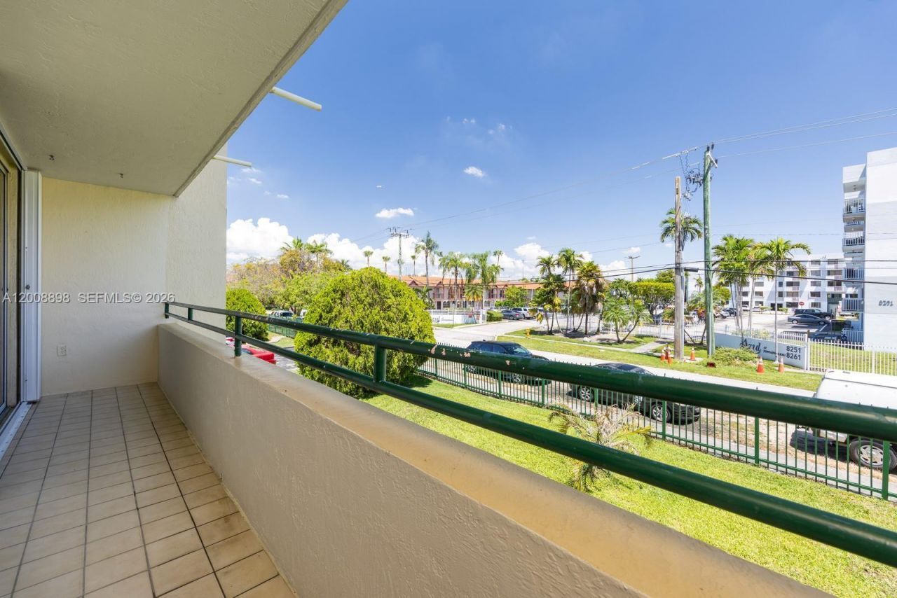 8320 NW 8th St, Unit 2-213, Miami, FL 33126 Photo
