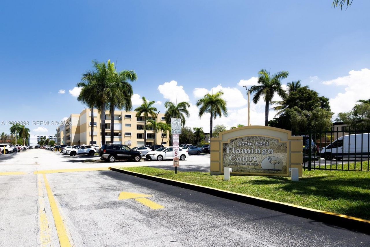 8320 NW 8th St, Unit 2-213, Miami, FL 33126 Photo