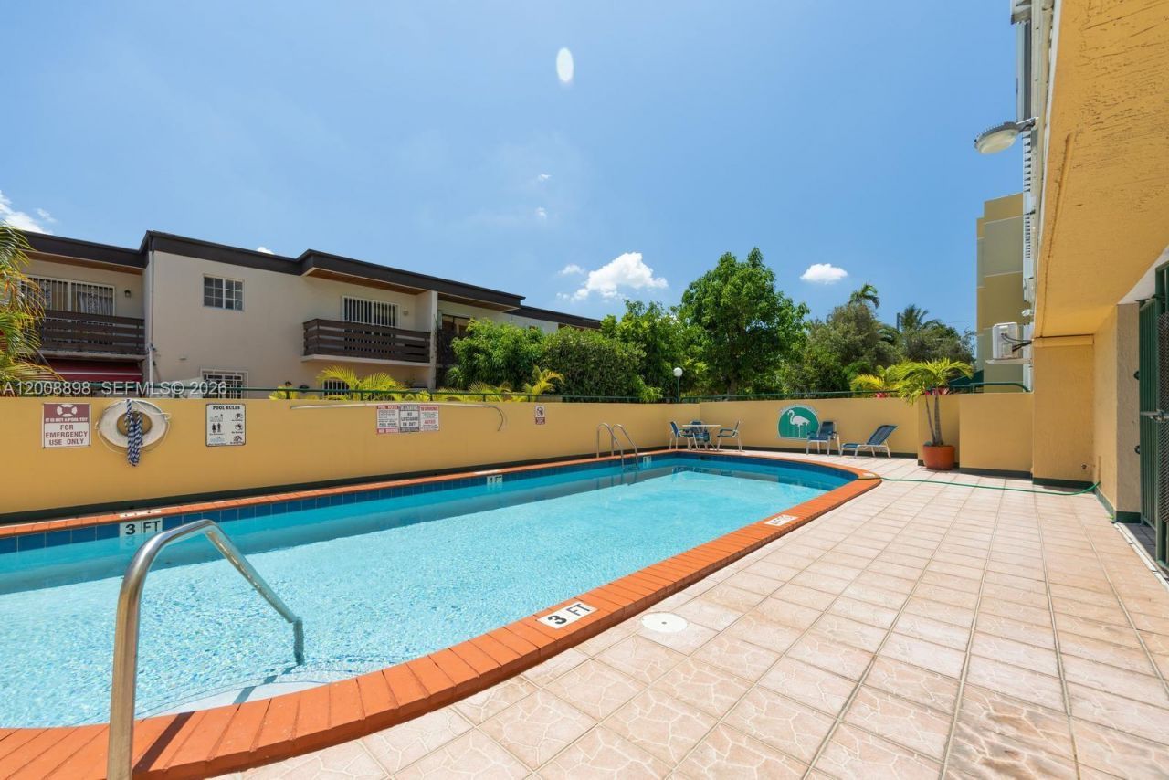 8320 NW 8th St, Unit 2-213, Miami, FL 33126 Photo