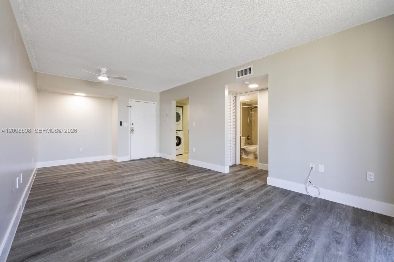 8320 NW 8th St, Unit 2-213, Miami, FL 33126 Photo