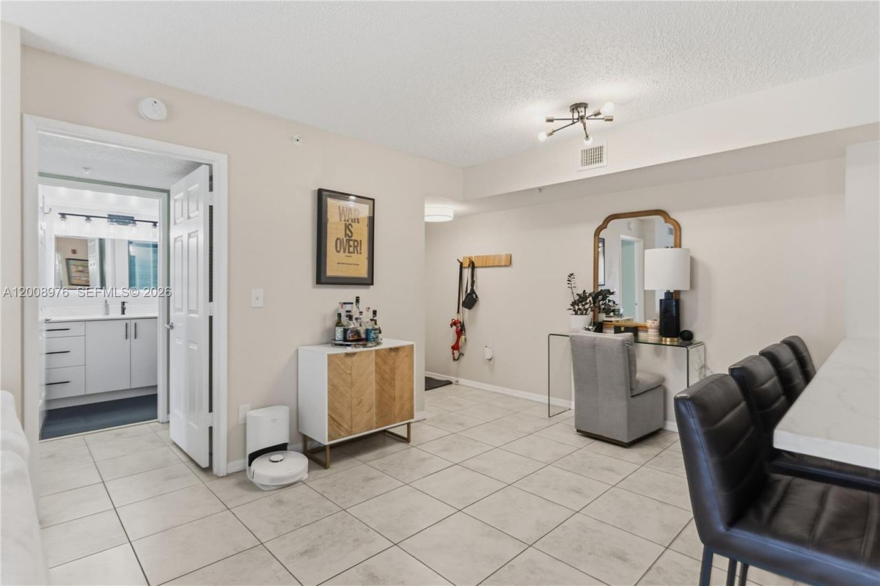 2640 S University Dr , Unit 111, Davie, FL 33328 Photo