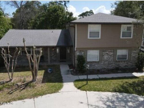 599 GULFSTREAM Circle S, Orange Park, FL 32073