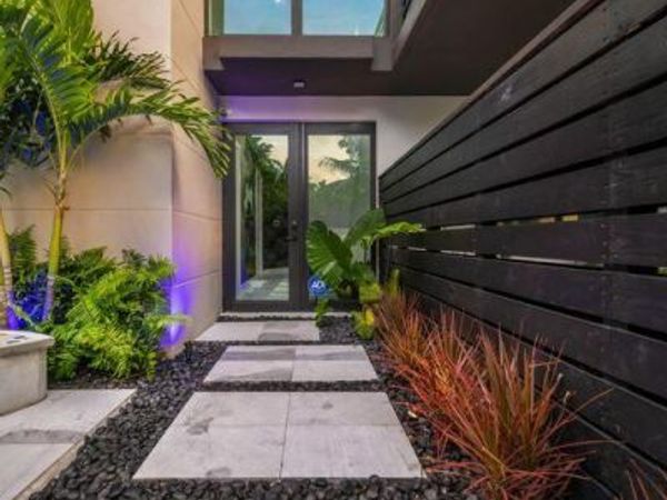 1058 N Victoria Park Road N, Fort Lauderdale, FL 33304