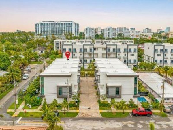 1058 N Victoria Park Road N, Fort Lauderdale, FL 33304