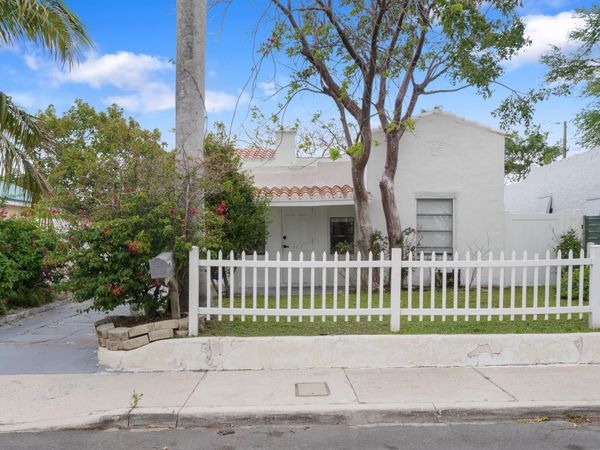 625 Selkirk Street, West Palm Beach, FL 33405