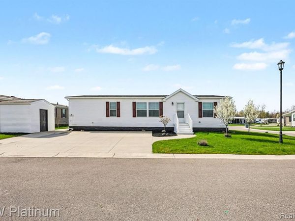 57512 Mill Point Road , Lenox Twp, MI 48048