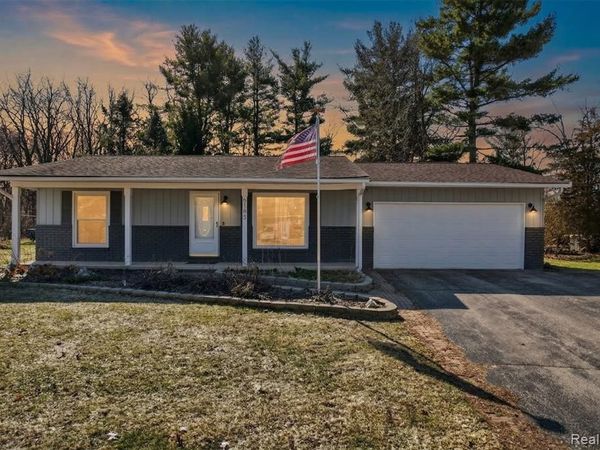 9155 Satelite Drive, White Lake Twp, MI 48386