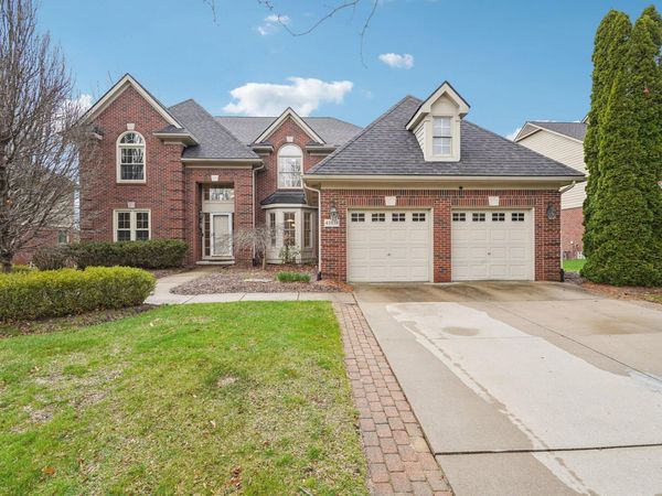 41038 Scarborough Lane, Novi, MI 48375