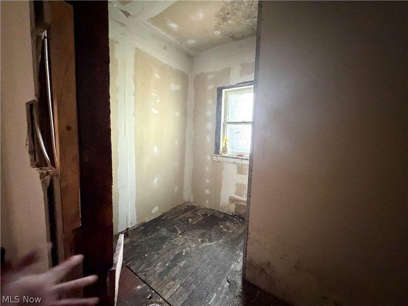 716 E 160th Street, Cleveland, OH 44110 Photo 10