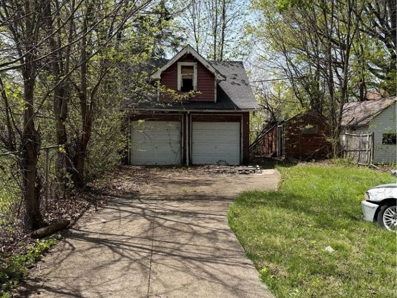 716 E 160th Street, Cleveland, OH 44110 Photo 2