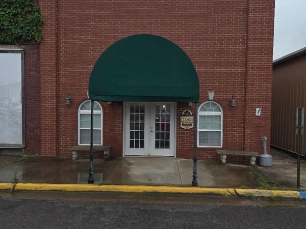 1015 W Main , Quinton, OK 74462